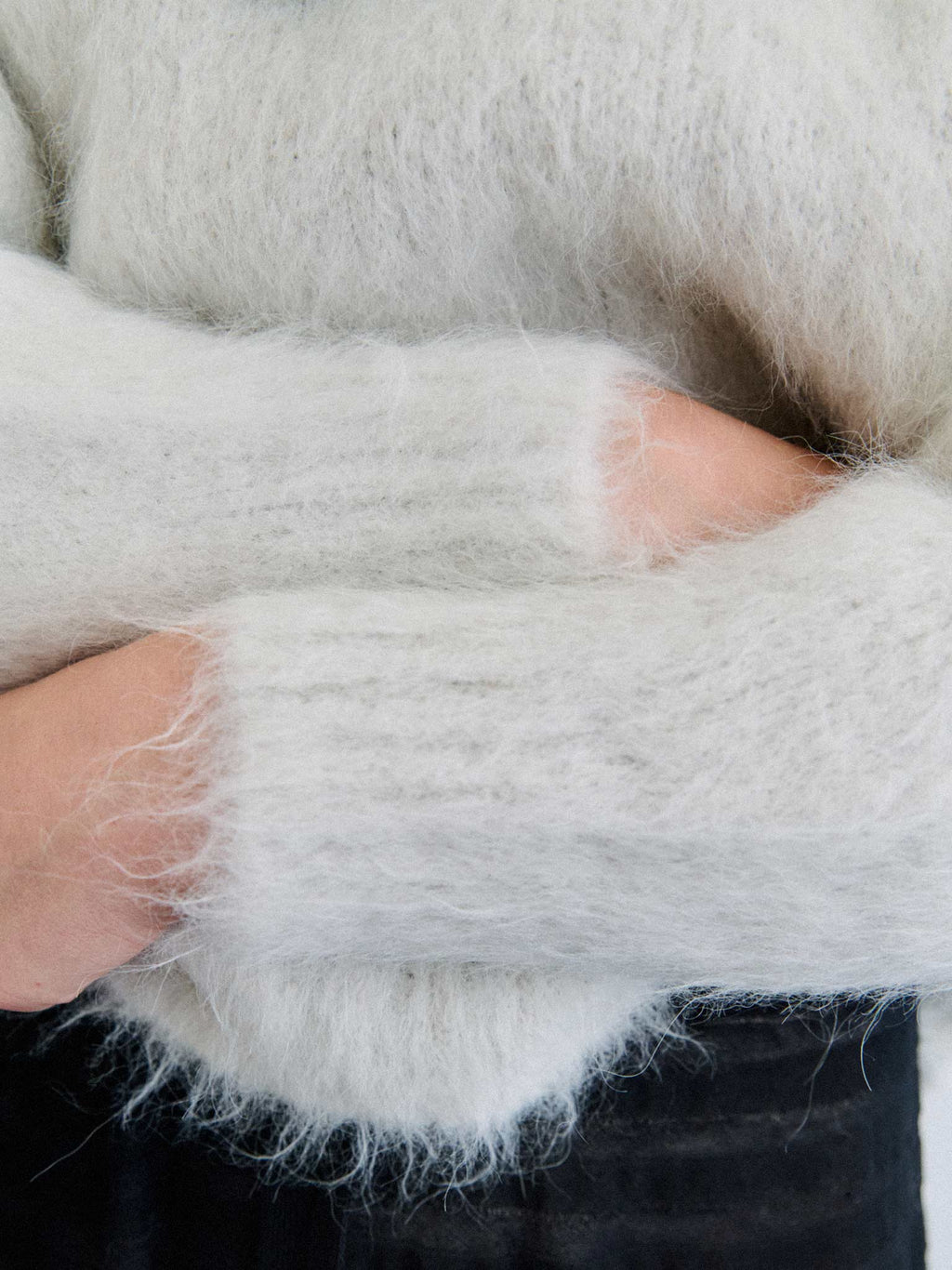 Sakuru sweater