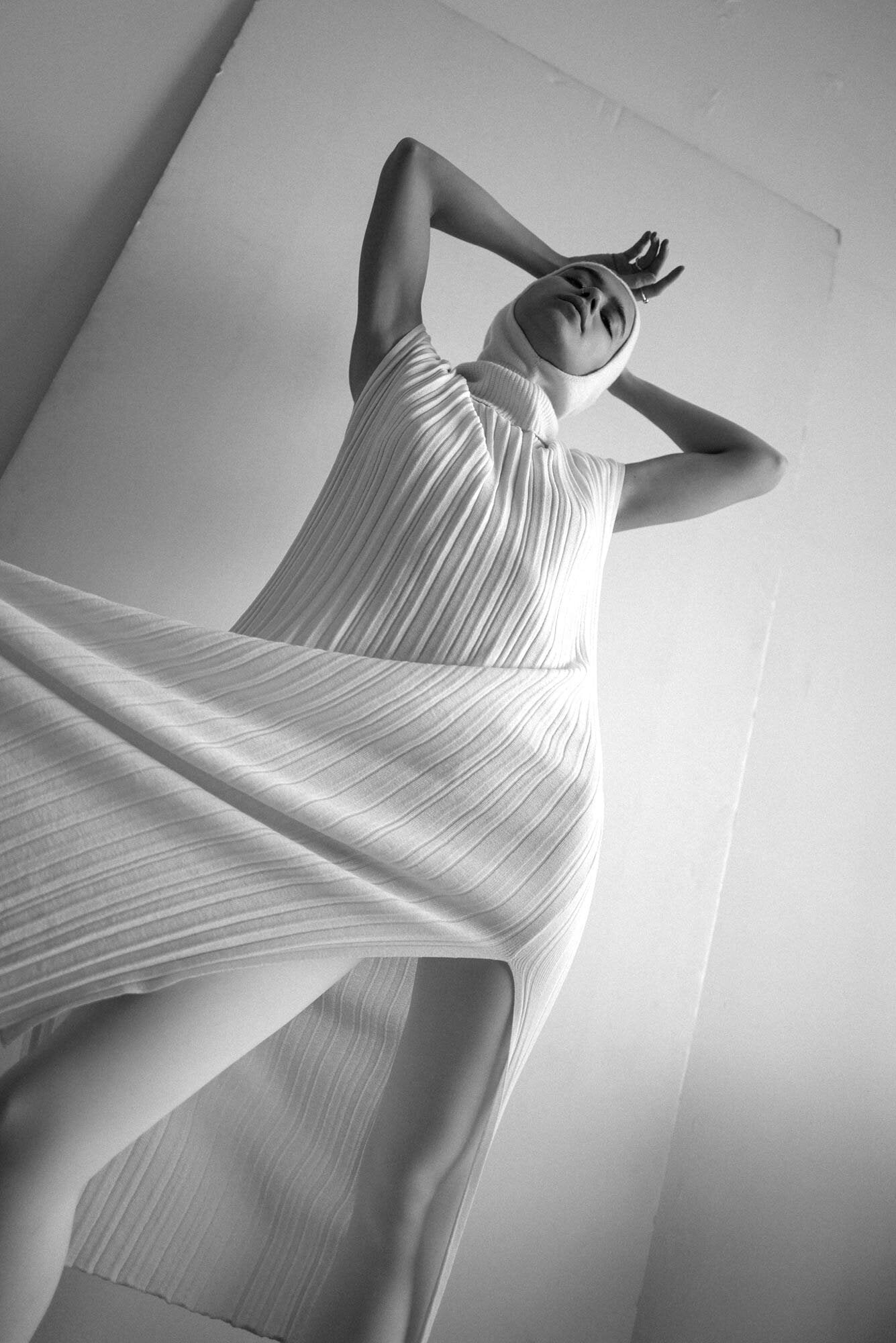 RANPU headpiece and HIGASA dress in Chalk.