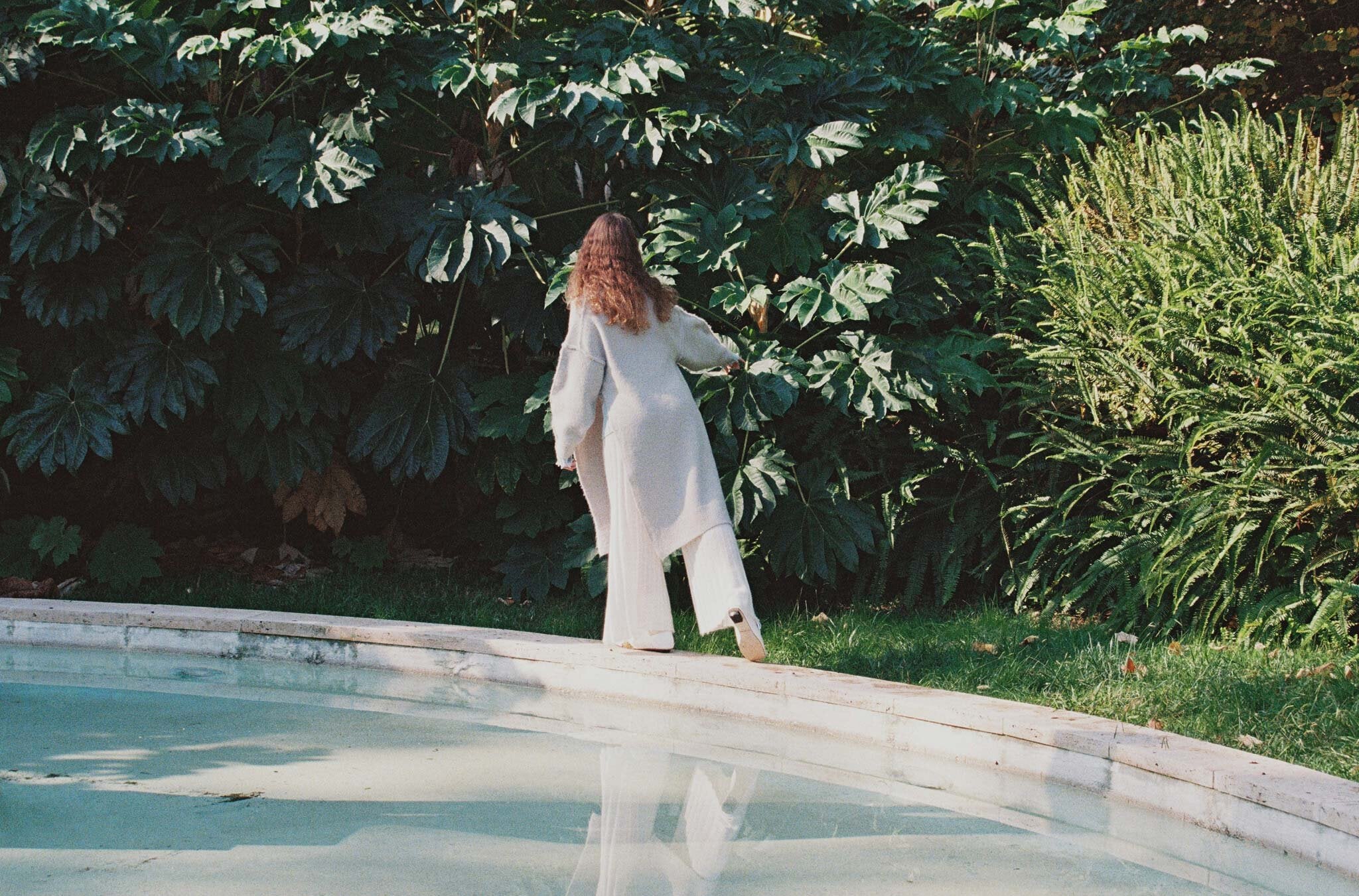 TANSU tunic in Ice and SHOJI pant in Chalk.