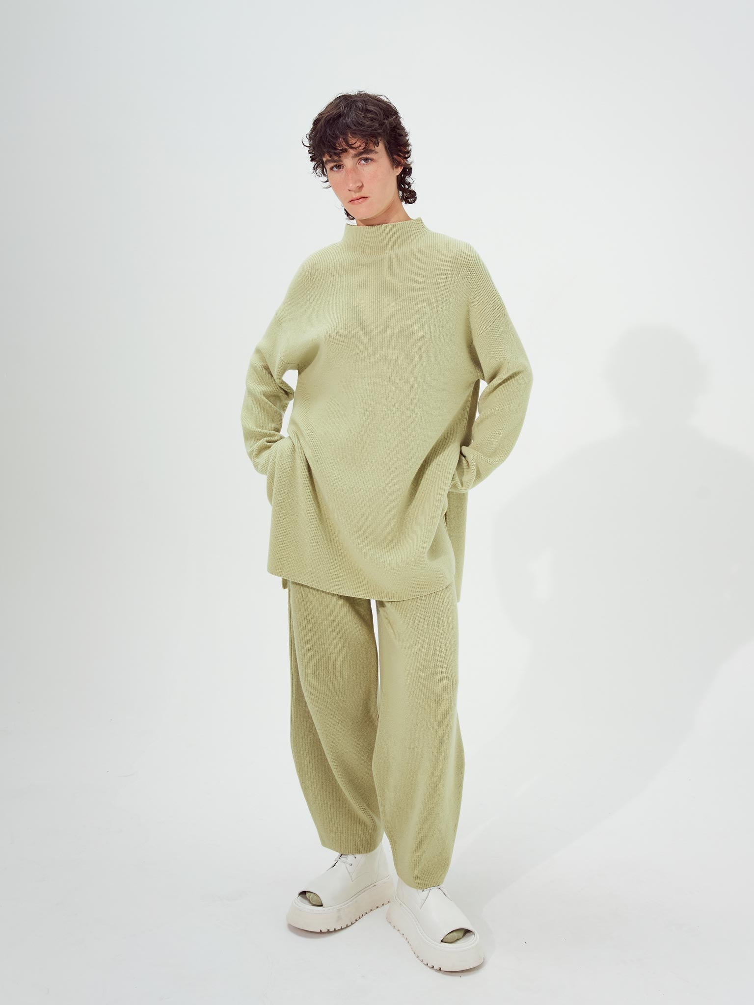 Sutereo sweater